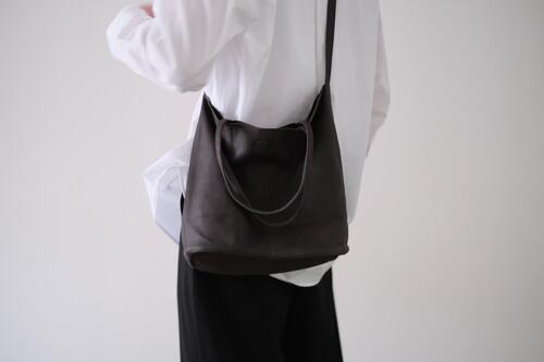 Morphee 3WAY LARGE TOTE L 가죽 토트백 숄더백 – 다재다능한 염소가죽의 매력을 만나다